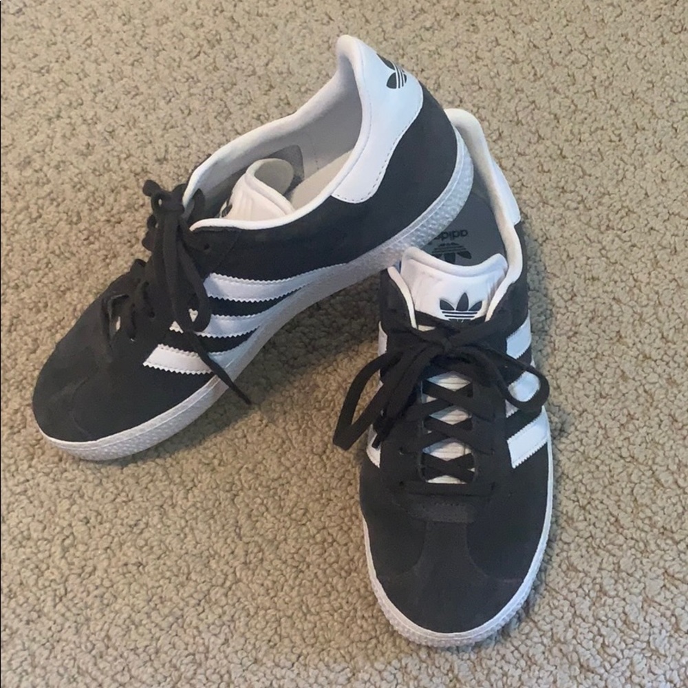 Adidas Sneakers